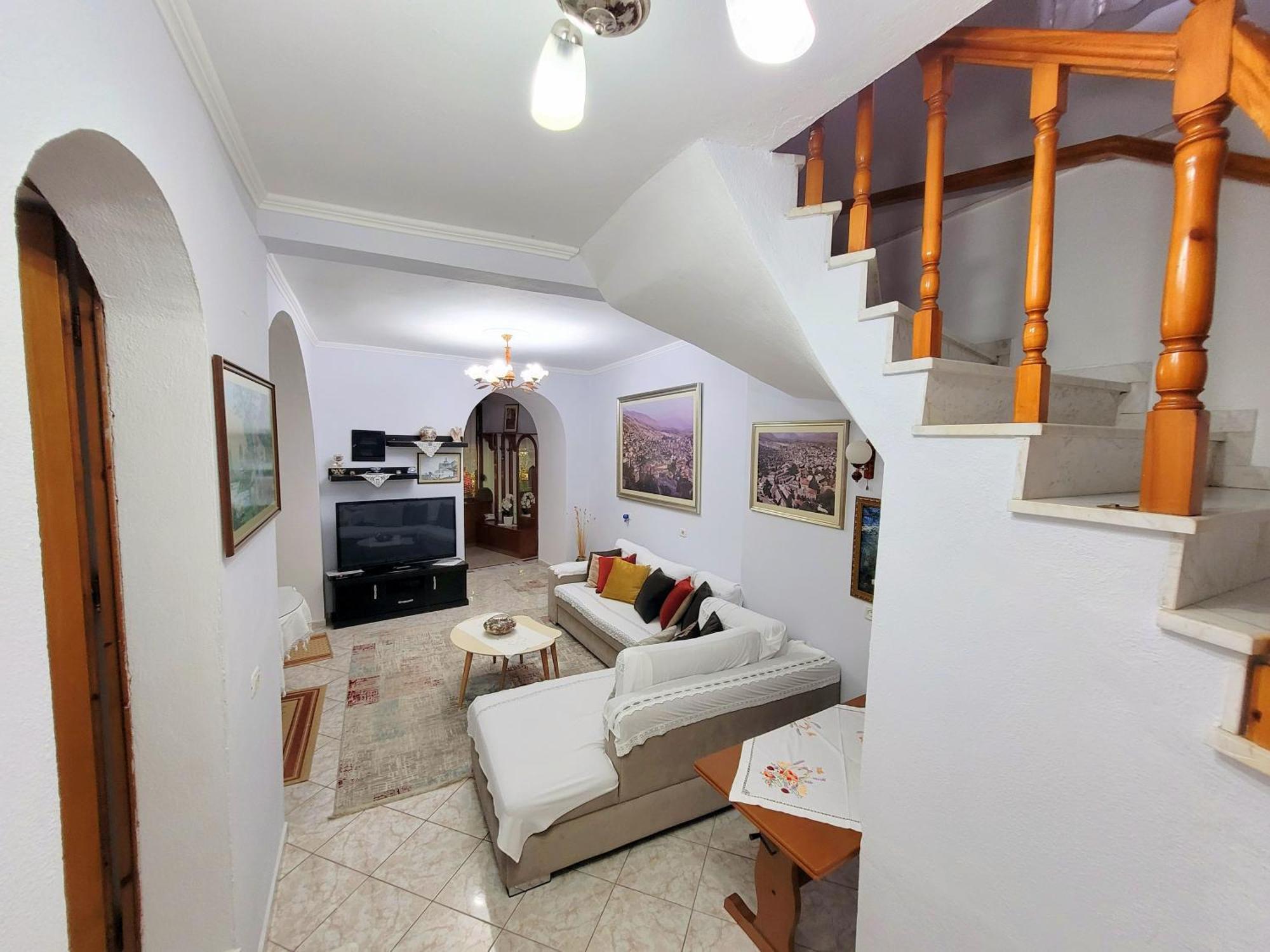 Marbi Ferienhaus Gjirokastër