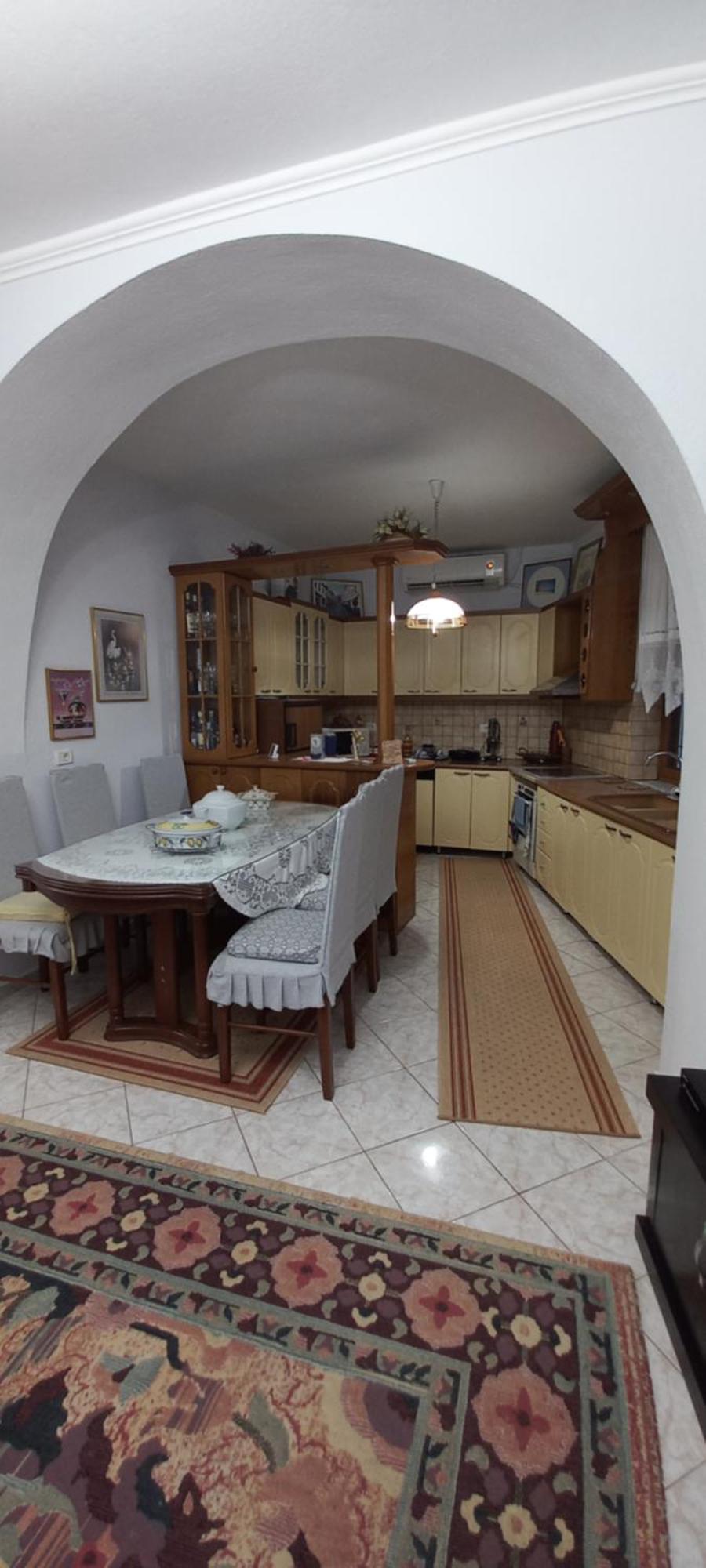 Marbi Gjirokaster
